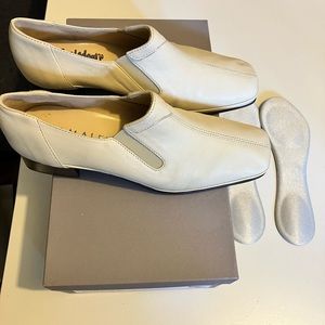 Ingeldews/Cream kid leather Shoes,Sz. 6 made by Amalfi, Italy, New in box